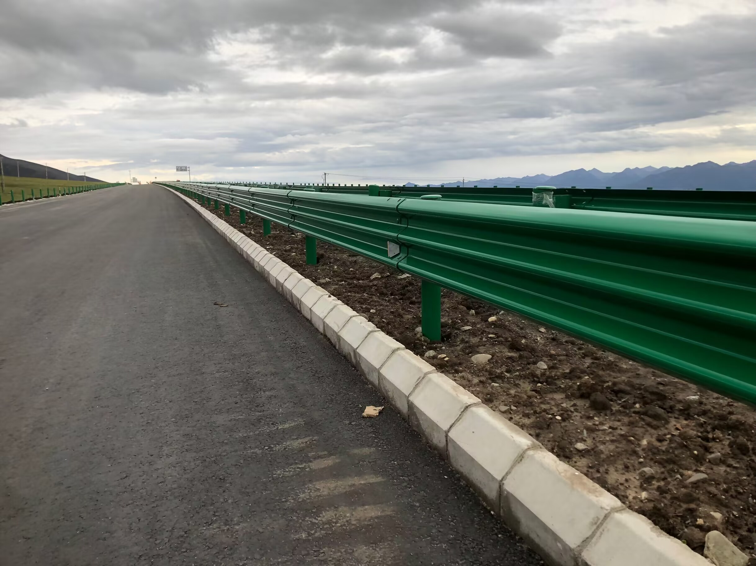 松潘县乡村公路波形护栏高速公路波形护栏 - 推荐